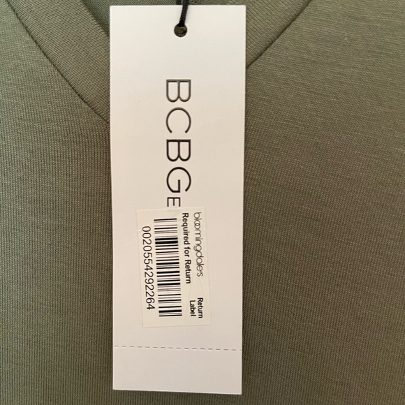 NWT BCBG Generation split back T-Shirt - Picture 3 of 4